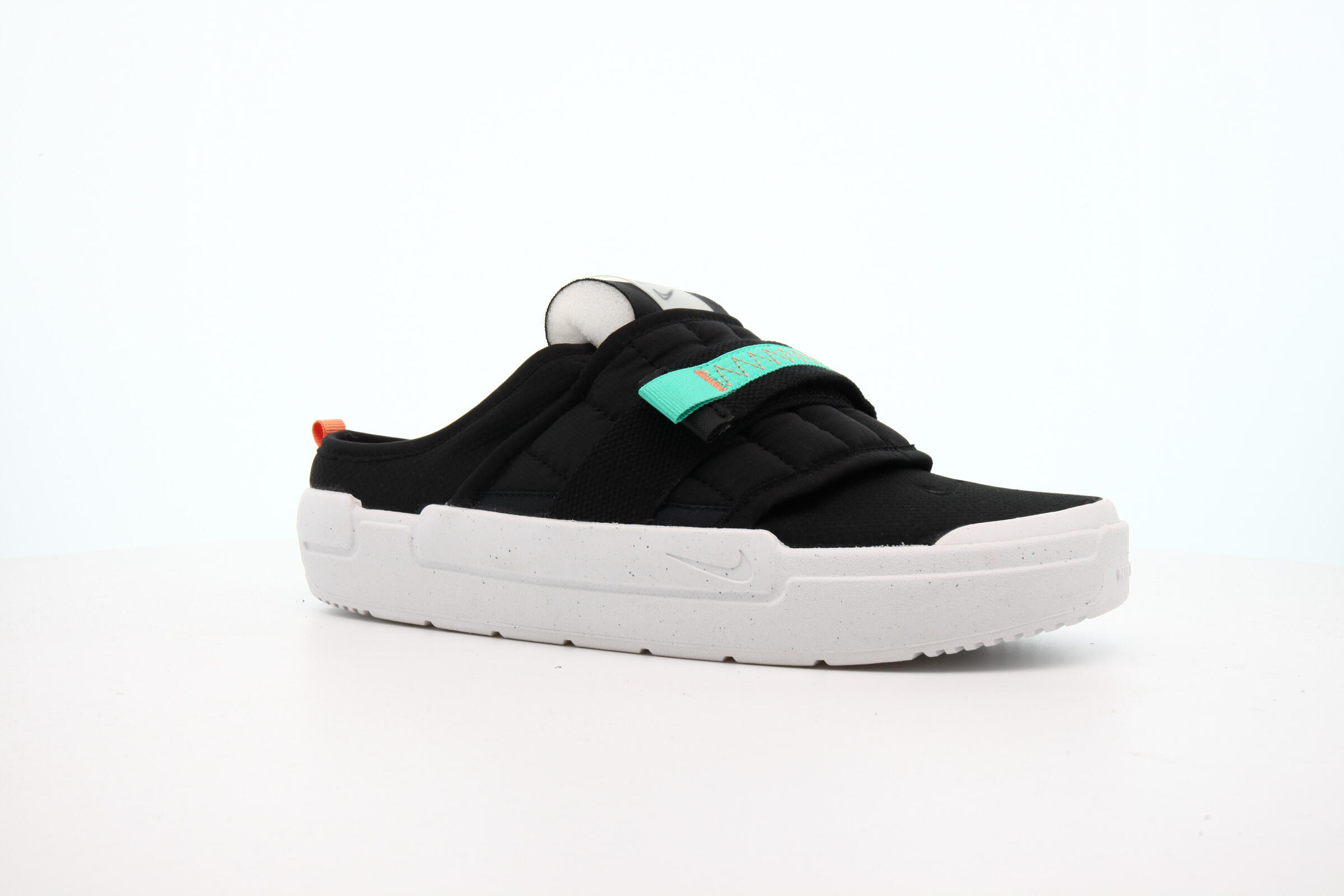 Nike OFFLINE 